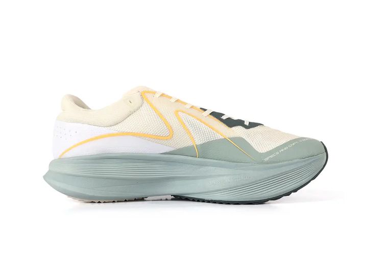 SEPATU RUNNING SPECS